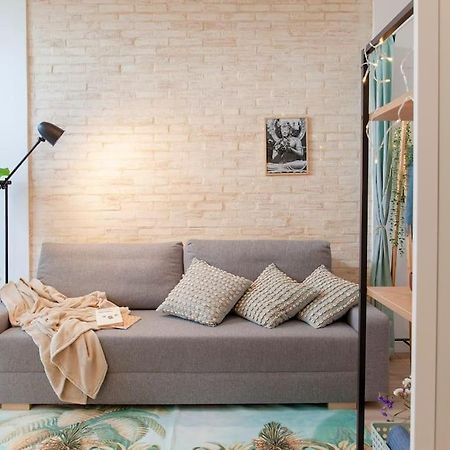 Al5 Seaside Bliss-Stylish Loft Steps From Malvarrosa Valencia Ngoại thất bức ảnh