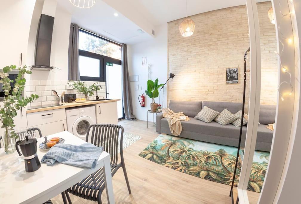 Al5 Seaside Bliss-Stylish Loft Steps From Malvarrosa Valencia Ngoại thất bức ảnh