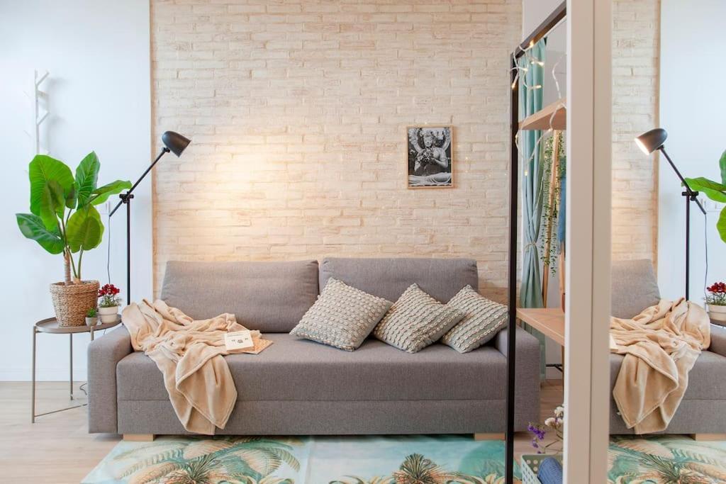 Al5 Seaside Bliss-Stylish Loft Steps From Malvarrosa Valencia Ngoại thất bức ảnh